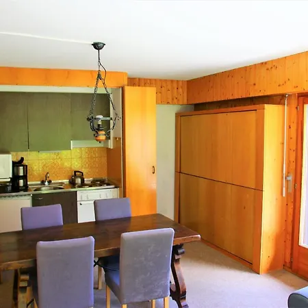 Mont-rouge E 012 - View 6 Pers *