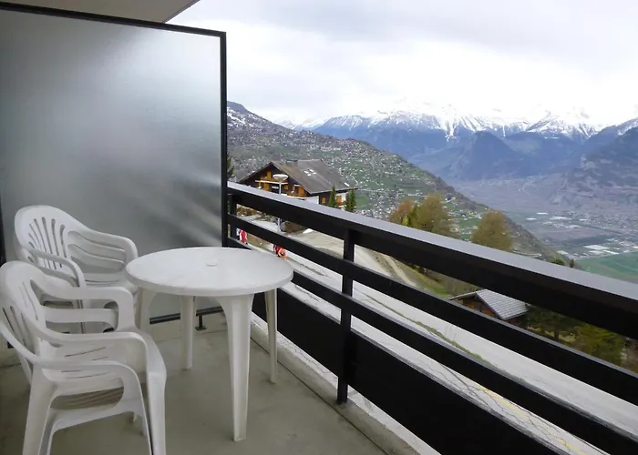 Mont-rouge E 012 - View 6 Pers *