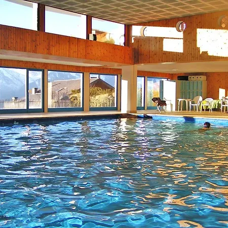 Mont-rouge E 012 - View 6 Pers *